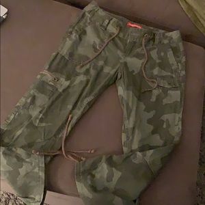 Camp cargo capris size 1 (never worn)